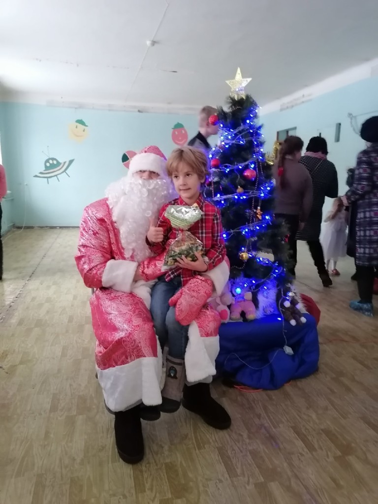 27 декабря молодежным волонтерским движением Московского благочиния была организована новогодняя елка.
