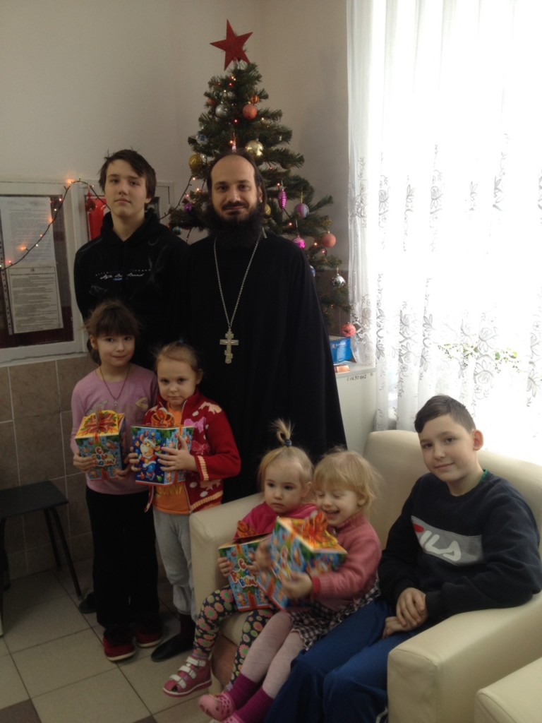 Московским благочинием было организовано Рождественское поздравление для пациентов Детской городской больницы № 42