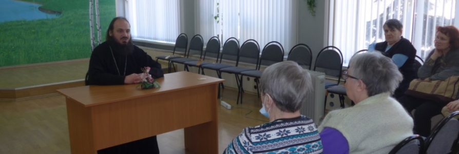 Помощник благочинного Московского района посетил Комплексный центр социального обслуживания населения