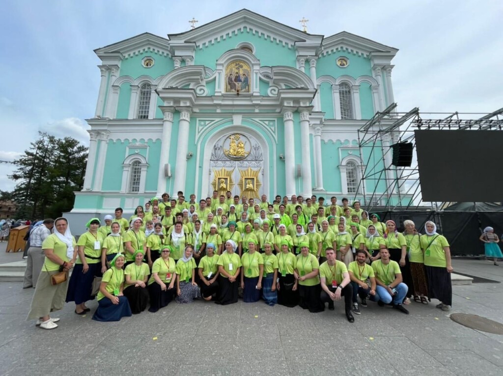 Активисты Молодежного волонтерского движения Московского благочиния приняли участие в Дивеевских Торжествах