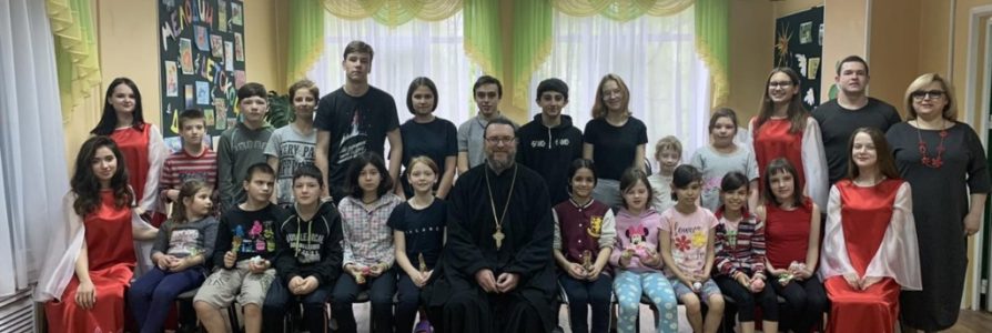 Волонтеры Нижегородской епархии из молодежного движения Московского благочиния поздравили ребят из центра «Вера»