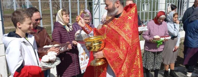 Литургия в сопровождении детского клиросного хора состоялась в центральном храме Московского благочиния 24 апреля 2022 года
