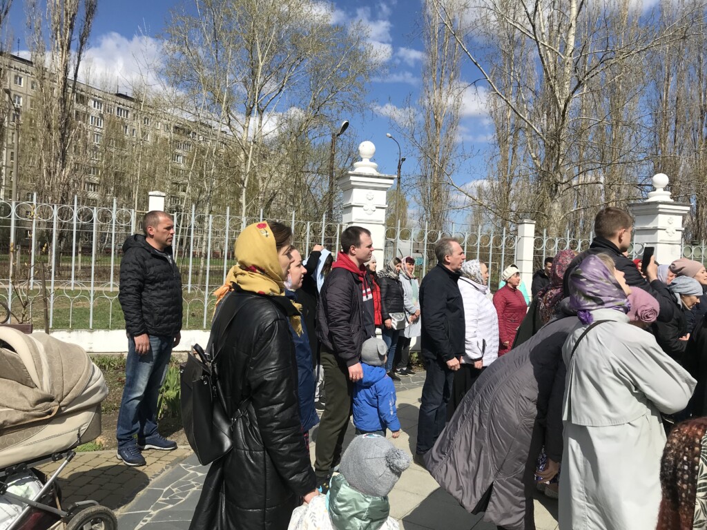 1 мая 2022 года центральный храм Московского благочиния в честь иконы Божией Матери «Скоропослушница» посетили гости — вынужденные переселенцы, проживающие в Московском районе Нижнего Новгорода
