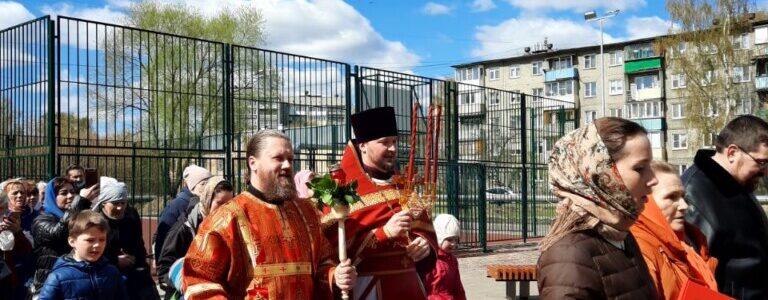 Крестный ход прошел в Московском благочинии 1 мая 2022 года