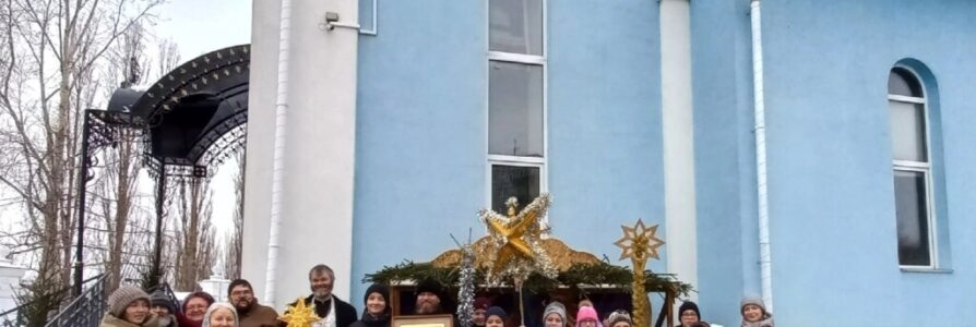 Сразу два Святочных шествия прошли от храмов Московского благочиния 15 января 2023 года
