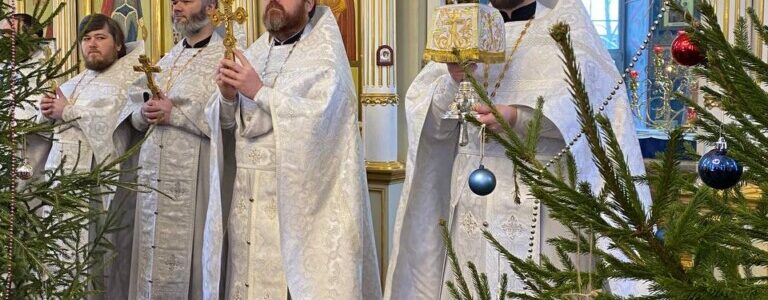 Клирики Московского благочиния соборно совершили Божественную Литургию 11 января 2023 года