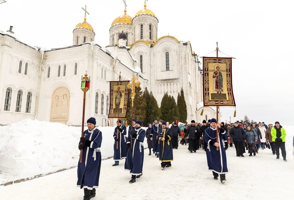 Представители Московского благочиния в составе делегации Нижегородской епархии 17 февраля посетили Успенский собор города Владимир, где покоятся мощи святого князя Георгия Всеволодовича — основателя Нижнего Новгорода