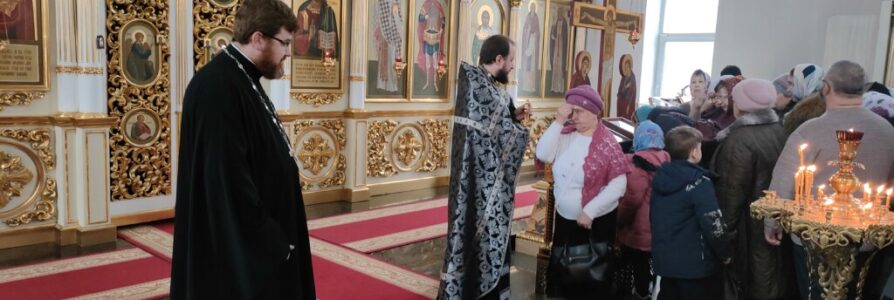 Благочинный Московского округа 26 февраля 2023 года совершил вечерню с чином прощения в центральном храме Московского благочиния в честь иконы Божией Матери «Скоропослушница»