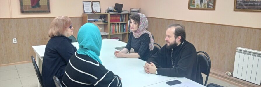 Совещание о помощи малоимущим провел благочинный Московского округа иерей Олег Карсаков 22 марта 2023 года