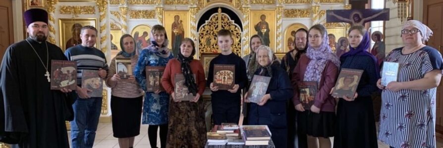 18 марта в храме в честь Тихвинской иконы Божией Матери прошла беседа, посвященная Дню Православной Книги