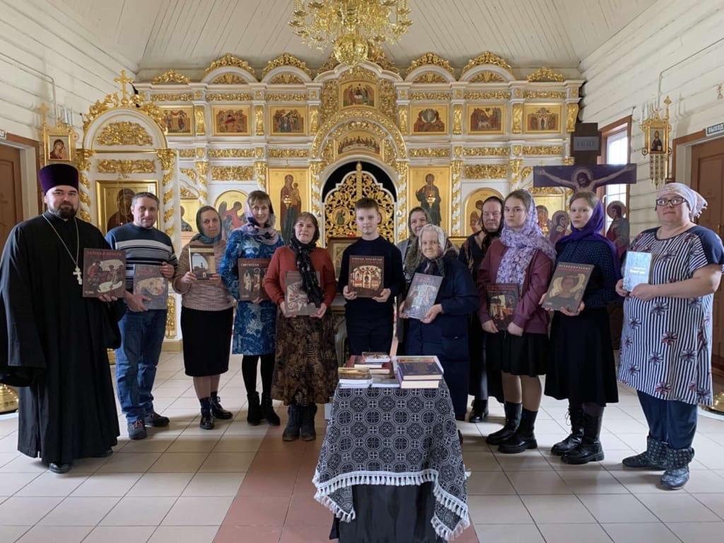 18 марта в храме в честь Тихвинской иконы Божией Матери прошла беседа, посвященная Дню Православной Книги