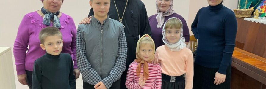 В храме в честь Пресвятой Живоначальной Троицы прошел праздник первой исповеди