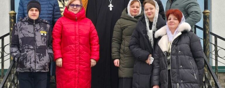 Волонтерам благочиния вручили благодарственные письма и памятные подарки