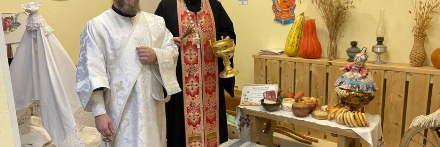 Помощники благочинного освятили детский сад № 452 «Родничок»