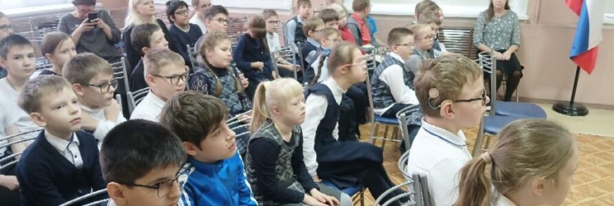 Священник провел встречи с учениками школы-интерната для слабовидящих детей