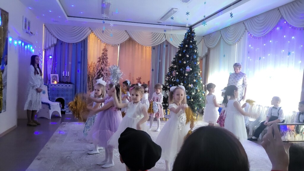 В православном детском саду прошли первые Рождественские елки