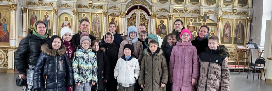 Ученики школы № 86 посетили центральный храм Московского благочиния
