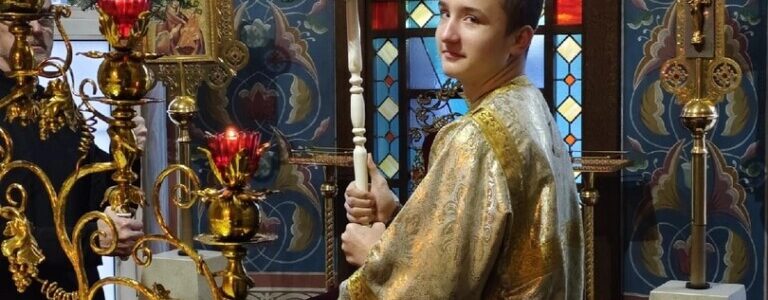 Молодежь Московского благочиния принимает участие в Богослужениях