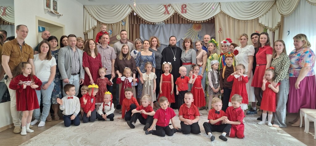 Пасхальные утренники прошли в православном детском саду во имя прп. Серафима Саровского