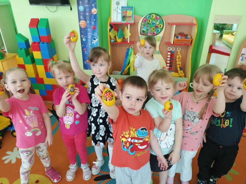 Благочиние провело Пасхальные встречи и игры в детских садах Московского района