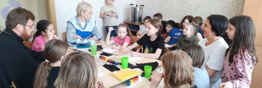 Помощник благочинного посетил подопечных центра «Вера»