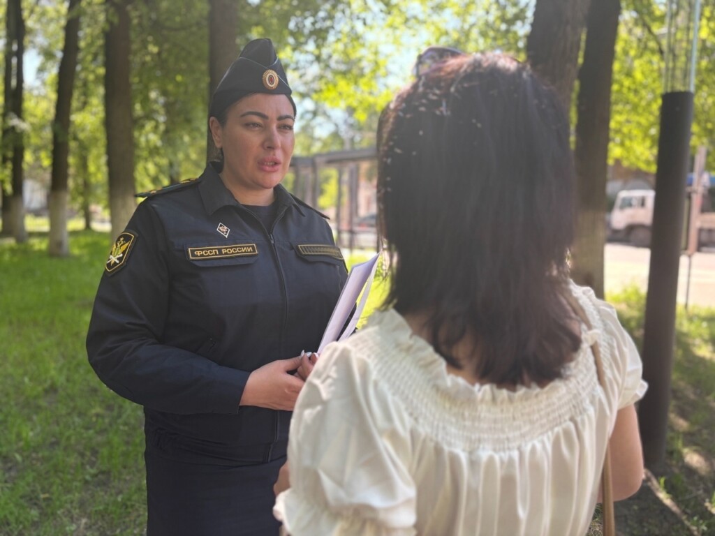 Судебные приставы помогли матери вернуть ребенка при участии священника Московского благочиния