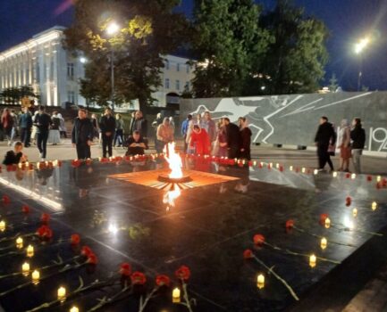 Волонтеры благочиния стали участниками епархиальной акции «Свеча памяти»