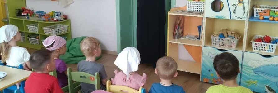Духовник посетил православный детский сад
