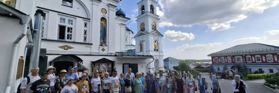 Паломники Московского благочиния посетили фестиваль «Арзамасские купола» и святыни г. Арзамаса