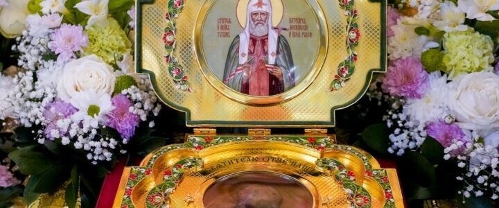 ИЩЕМ ВОЛОНТЕРОВ ДЛЯ ДЕЖУРСТВА У КОВЧЕГА С ЧАСТИЦЕЙ МОЩЕЙ СВТ. ТИХОНА