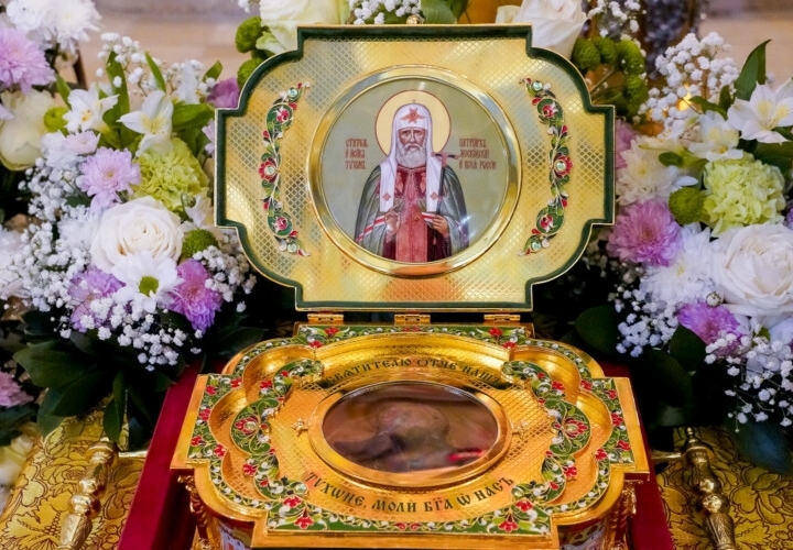 ИЩЕМ ВОЛОНТЕРОВ ДЛЯ ДЕЖУРСТВА У КОВЧЕГА С ЧАСТИЦЕЙ МОЩЕЙ СВТ. ТИХОНА