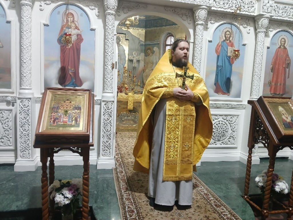 В Серафимовском храме состоялась очередная миссионерская Литургия для детей с ментальными нарушениями