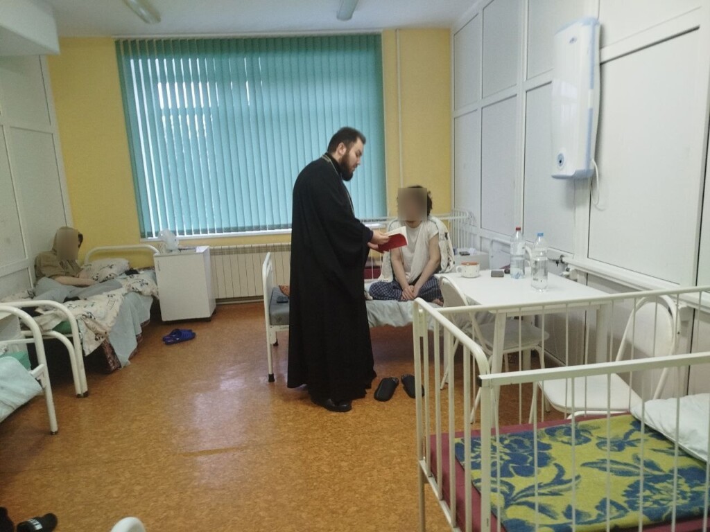 В детской больнице прошла акция «Евангелие в каждый дом»