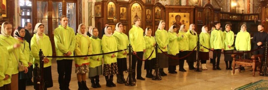 Молодежный актив благочиния присутствовал на Литургии в день 23-летия вступления митрополита на Нижегородскую кафедру