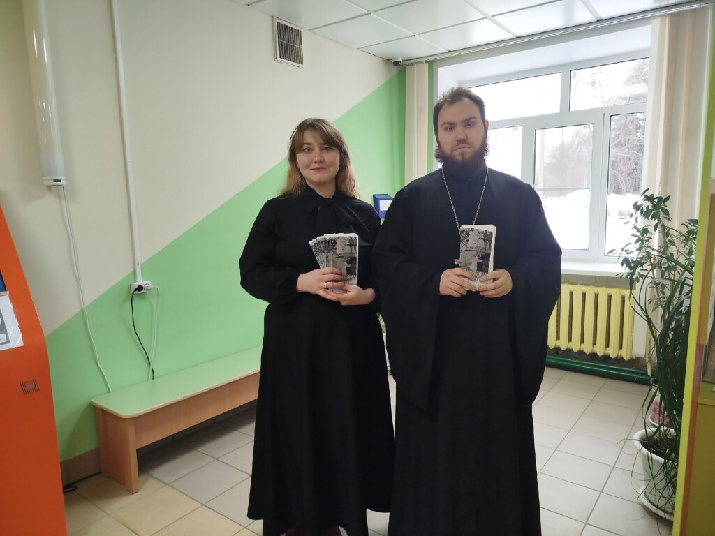 Миссионерская акция по Масленице прошла в детской больнице «Айболит»