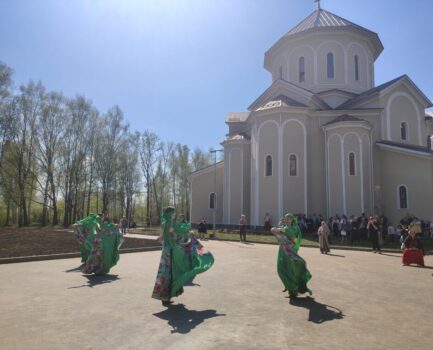 В день Великого освящения храма св. Нины прошел праздничный концерт для прихожан