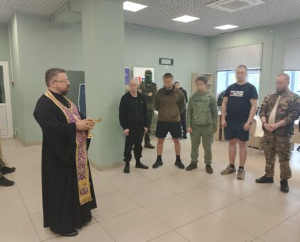 Очередной молебен для военнослужащих-контрактников совершил помощник благочинного