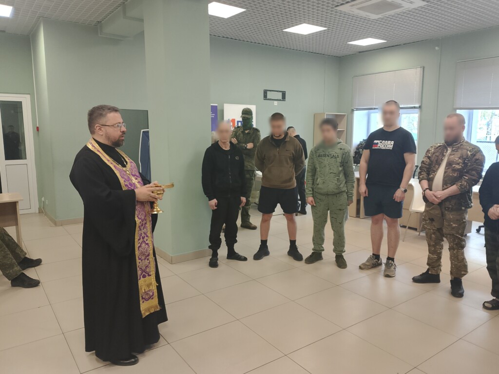 Очередной молебен для военнослужащих-контрактников совершил помощник благочинного