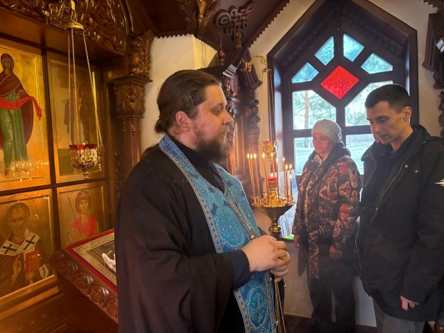 Совершен молебен в Покровской часовне на авиационном заводе